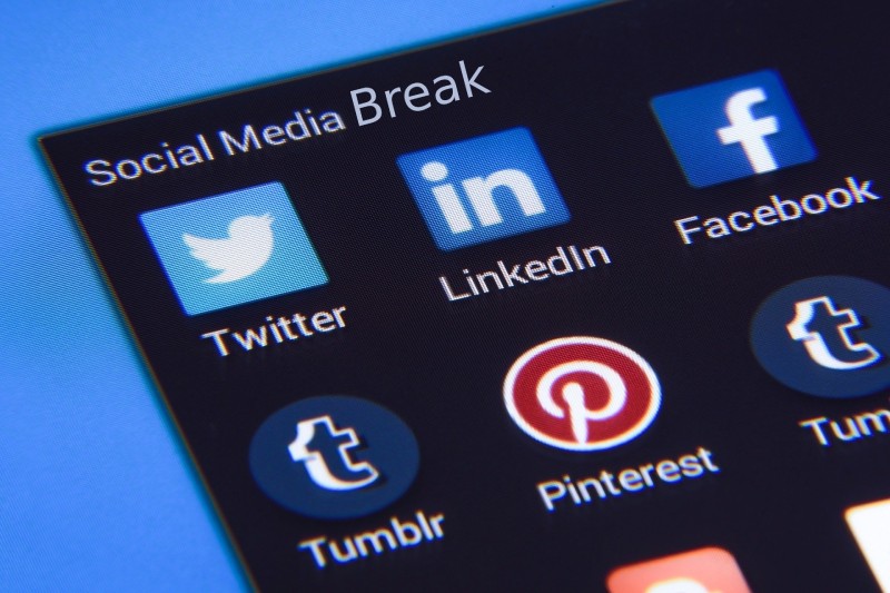 How to take a social media break and win at it